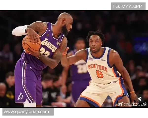 2012年尼克斯与湖人经典对决回顾球星对抗与战术博弈的精彩瞬间 2012年尼克斯与湖人经典对决回顾球星对抗与战术博弈的精彩瞬间