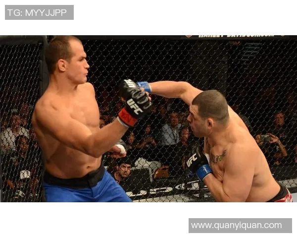 UFC锤子与桑托斯激烈对决谁将成为新一代拳坛霸主